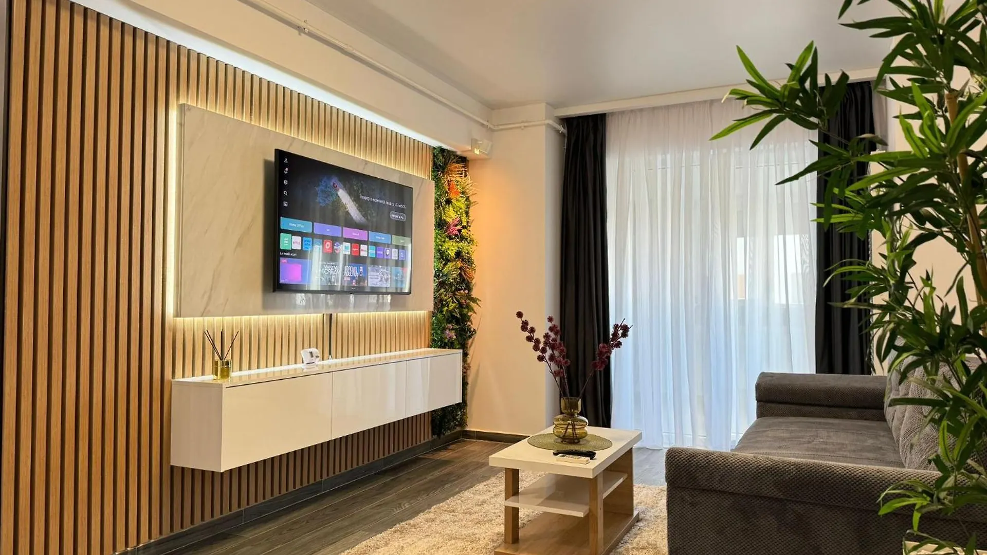 Luxury Glam Apartments Central Adress Bucuresti With Parking location