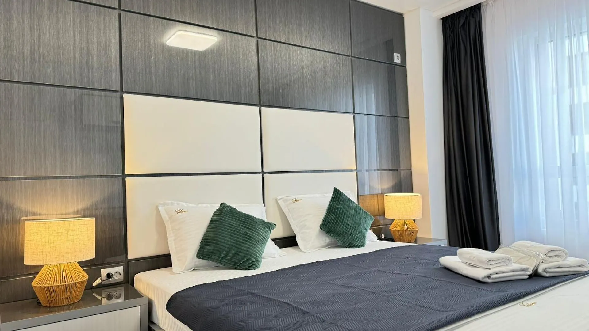 Luxury Glam Apartments Central Adress Bucuresti With Parking