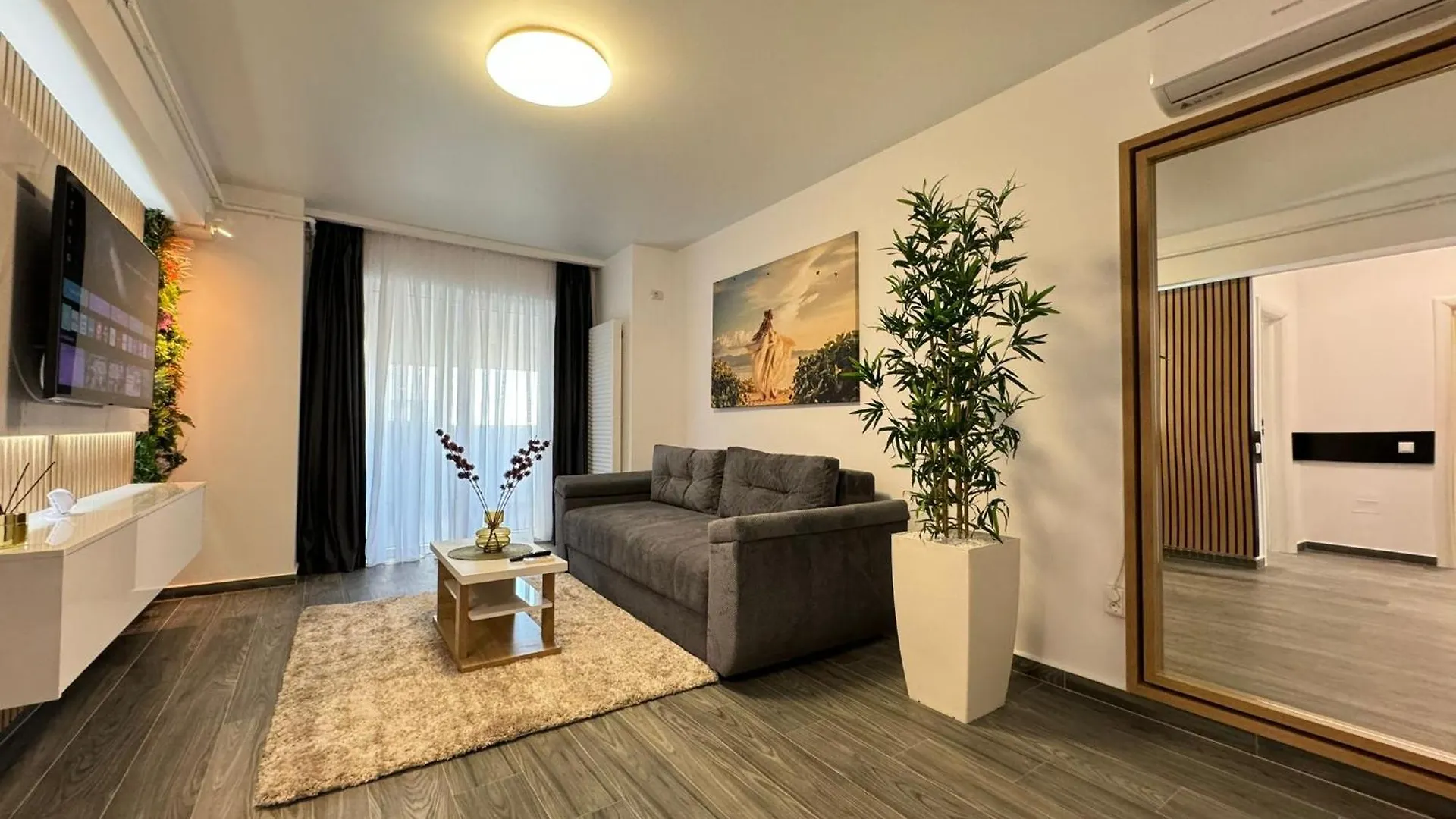 Luxury Glam Apartments Central Adress Bucuresti With Parking 0*, Bucharest
