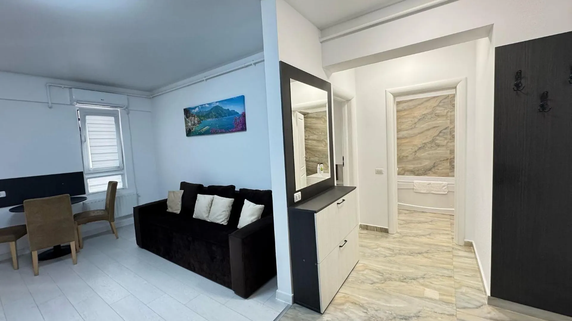Luxury Glam Apartments Central Adress Bucuresti With Parking Romania